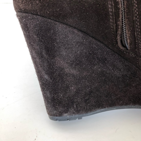 ♦️SOLD♦️PRADA Brown Suede Short Ankle Wedge Boots Sz 39 / 8.5 - Picture 16 of 16